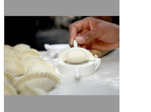 包餃子時(shí)具有速度快,均勻,封口緊等特點(diǎn) 是您理想的家庭生活用品