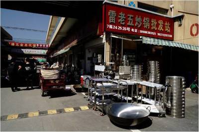 襄陽(yáng)這個(gè)地方太火爆了!廚房酒店用品應(yīng)有盡有,現(xiàn)在知道還不晚…