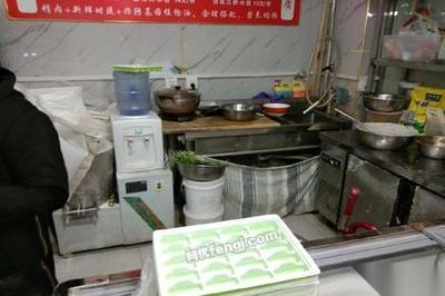 處置積壓主食廚房全套設(shè)備 10000元